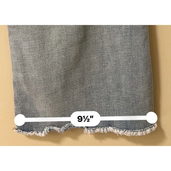 Democracy "Ab" Technology flare jeans in a light wash with raw hem. Size 12. - Picture 7 of 7